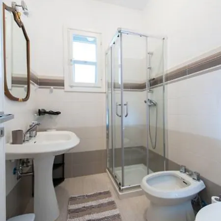 West Coast Bed and Breakfast 3*