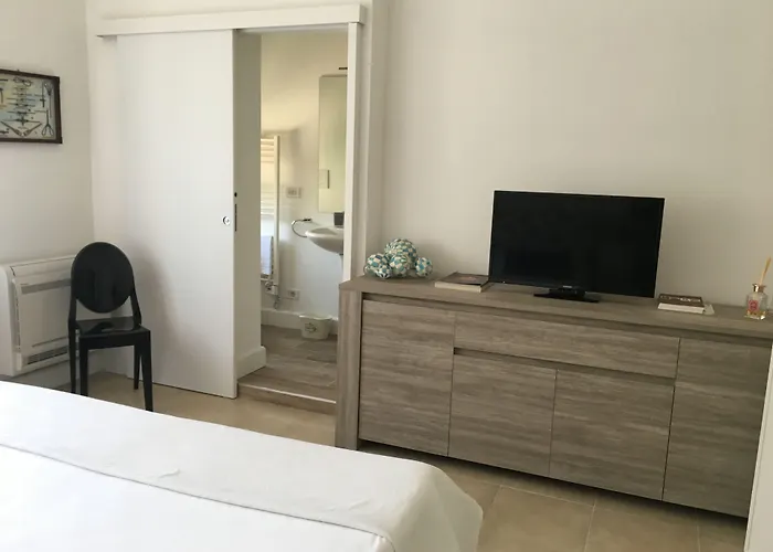 West Coast Bed & Breakfast 3*