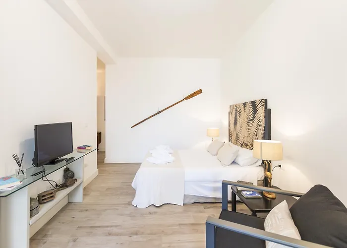 West Coast Bed & Breakfast 3*