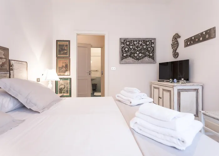 West Coast Bed & Breakfast 3*