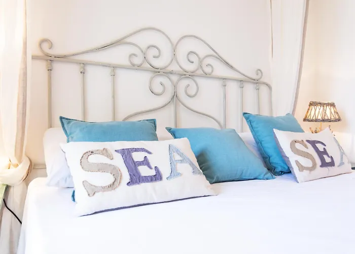 Bed & Breakfast West Coast 3*