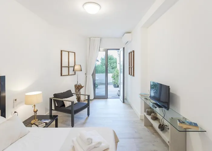 West Coast Bed & Breakfast 3*