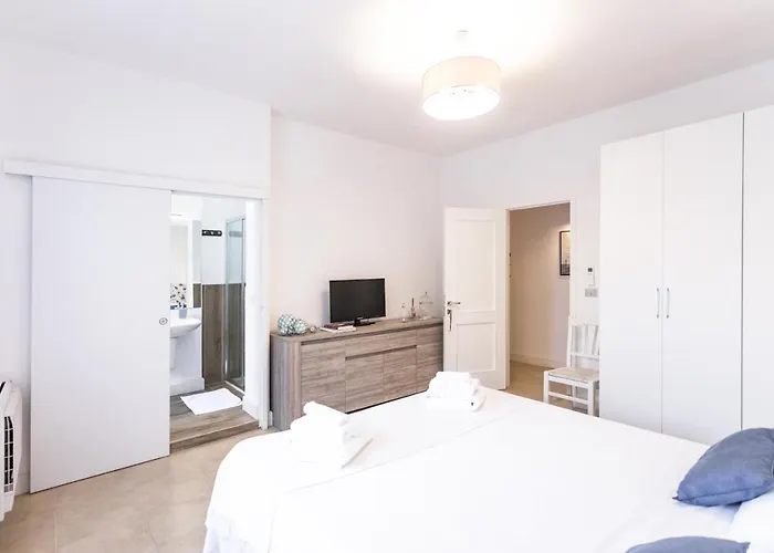 West Coast Bed & Breakfast 3*