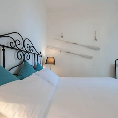 West Coast Couette-café