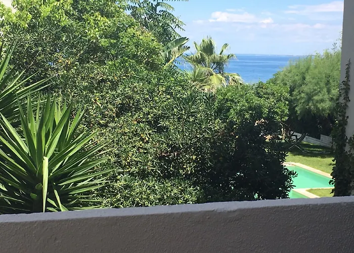 Alojamento de Acomodação e Pequeno-almoço West Coast 3*